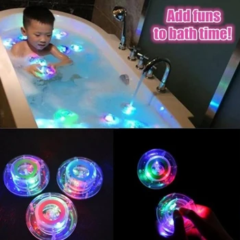 Çocuk banyo topu küvet lamba şamandıra küvet Su geçirmez renkli yanıp sönen LED lamba oyuncak komik banyo oyuncakları elektrik ışığı ile